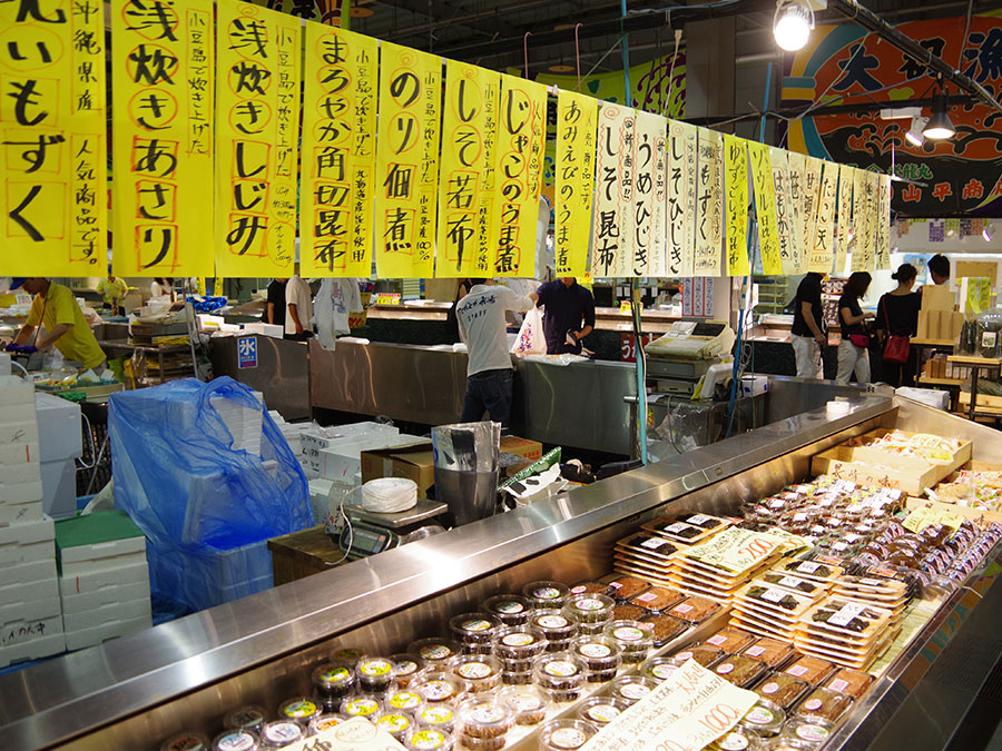 とれとれ市場の鮮魚コーナー