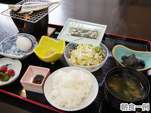 国賀荘・朝食一例