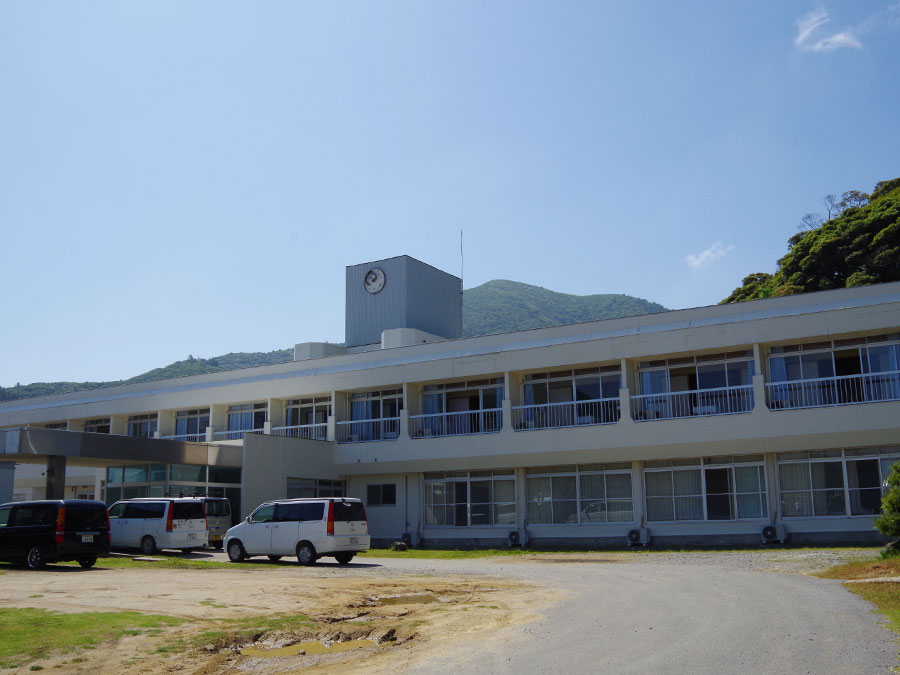 隠岐シーサイドホテル鶴丸の外観