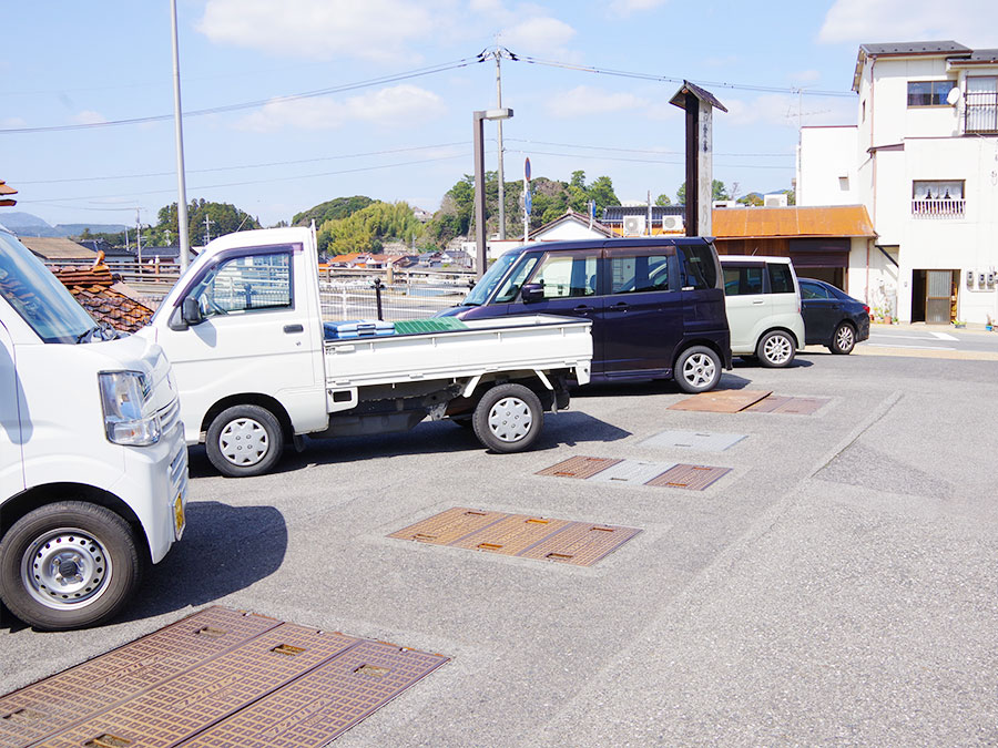 味乃蔵の駐車場