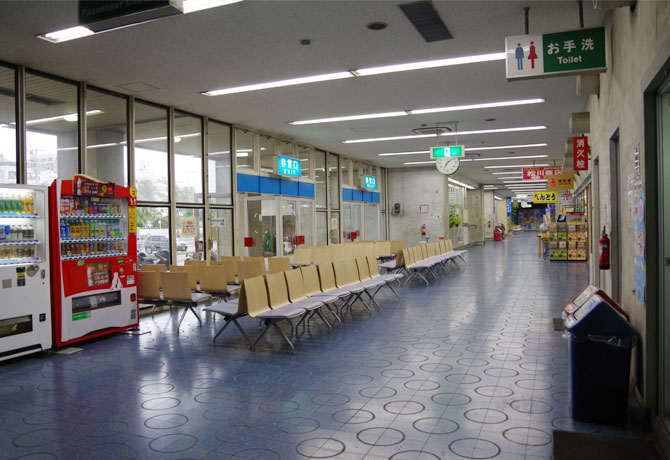 那覇ふ頭船客待合所